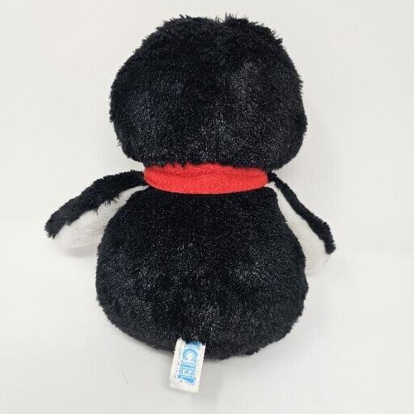 Gaylord Hotel  Ice Show PENGUIN 2015 Red Scarf Plush Stuffed Animal - Picture 5 of 13